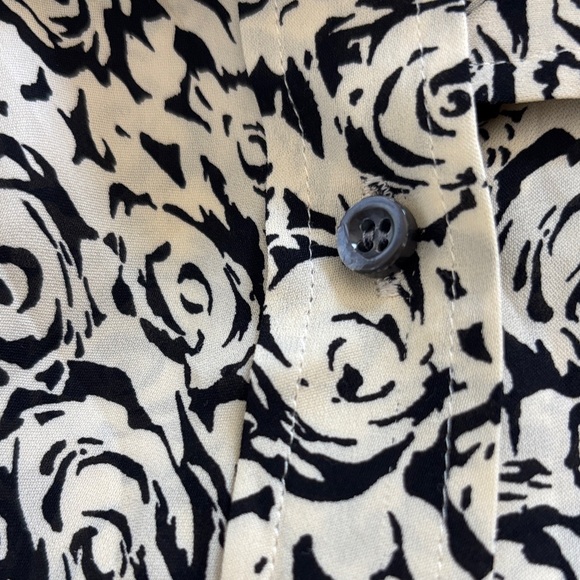 Liz Claiborne 100% Silk Floral Print Blouse in Black and Cream - Picture 3 of 7